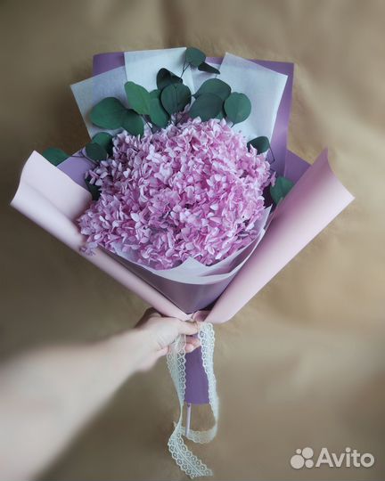 Стабилизированная гортензия на стебле