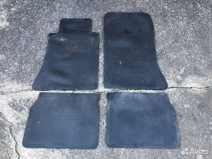 Резиновые ковры W124 оригинал