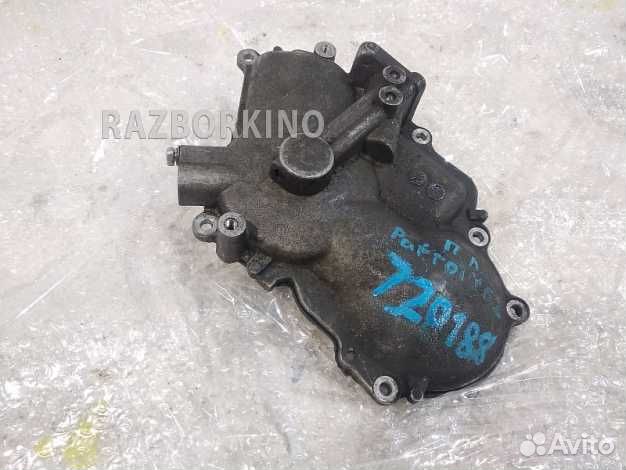 Крышка двигателя Ниссан