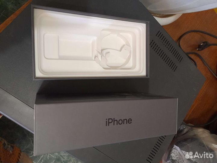 Коробки от apple оригинал8+,SE,iPad mini(за все )