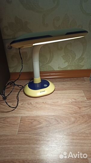 Лампа настольная