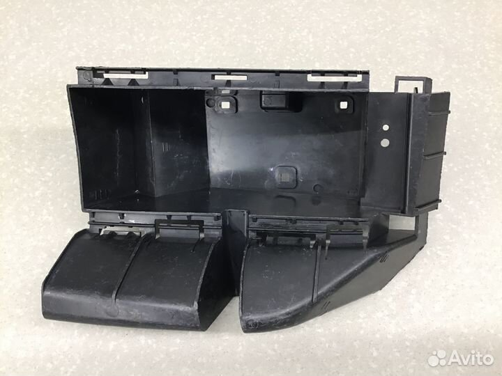 Кронштейн заднего бампера правый Volvo XC90 2002-2