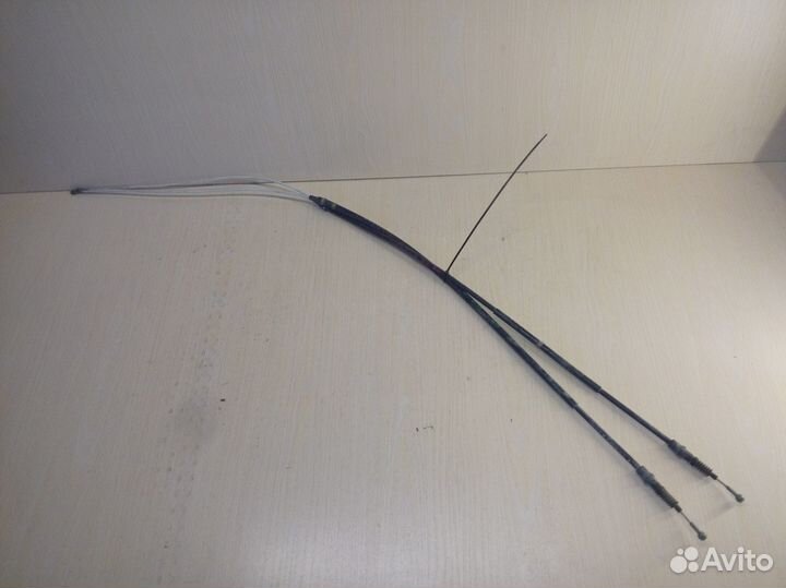 Трос стояночного тормоза Skoda Octavia A5