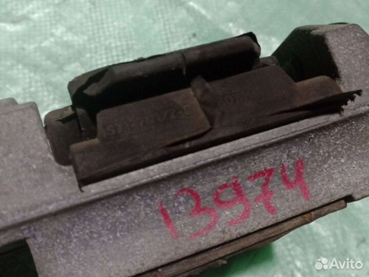 Подушка кпп Ford Mondeo 3 универсал 2.0D 2001