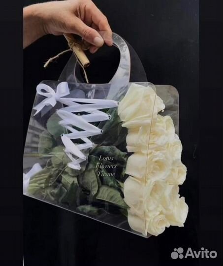 11 Роз в стильной прозрачной сумочке