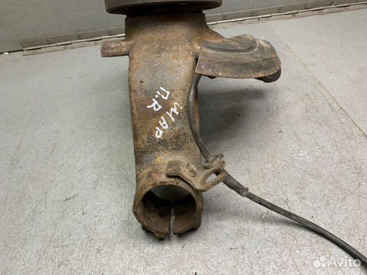 Поворотный кулак передний правый Volkswagen Sharan