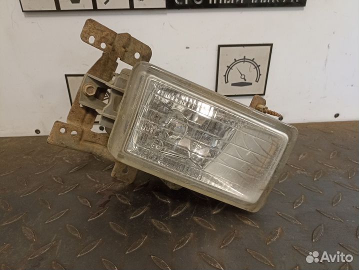 Фара противотуманная Mitsubishi Chariot Grandis