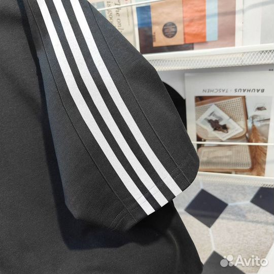 Оверсайз футболка adidas type