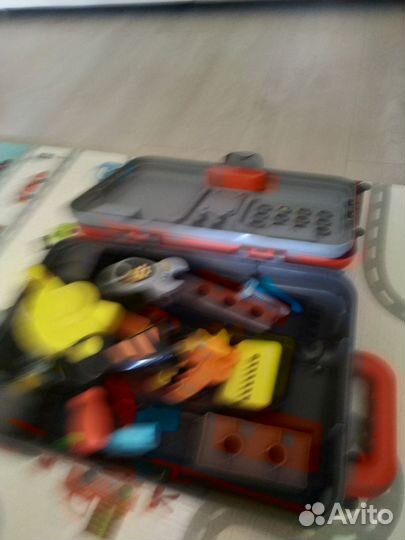 Игрушка чемодан строительный