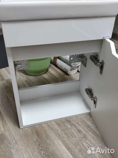 Подвесная тумба с раковиной