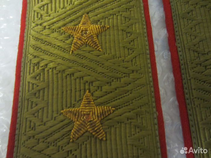 Погоны Генерал-лейтенанта СССР Золотое звёзды