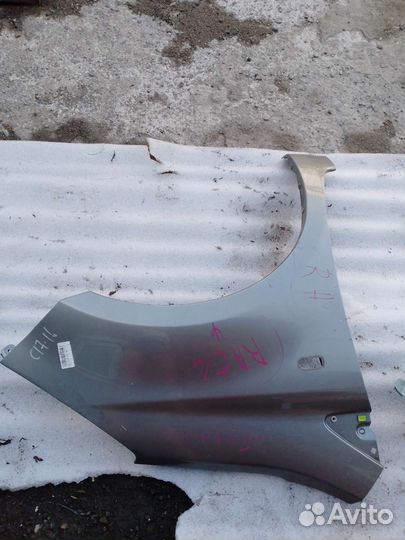 Крыло переднее правое Nissan Note