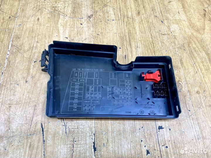 Крышка блока предохранителей Mazda 3 BK 2002-2009г