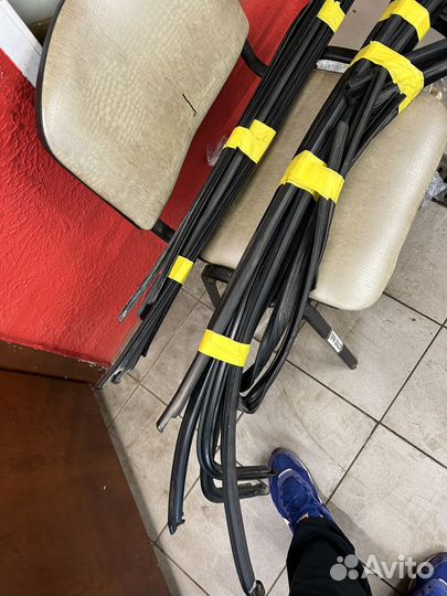 Молдинги на лобовое и внешние на стекла Passat b8