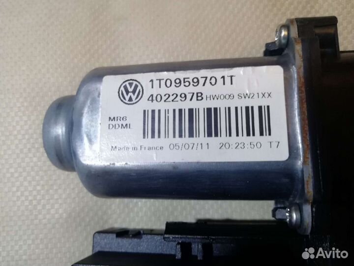 Моторчик стеклоподьемника передний левый Шкода А5