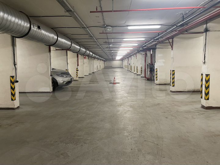 Машиноместо, 10 м²