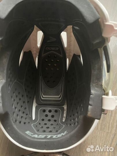 Шлем хоккейный easton, нагрудник, шорты bauer