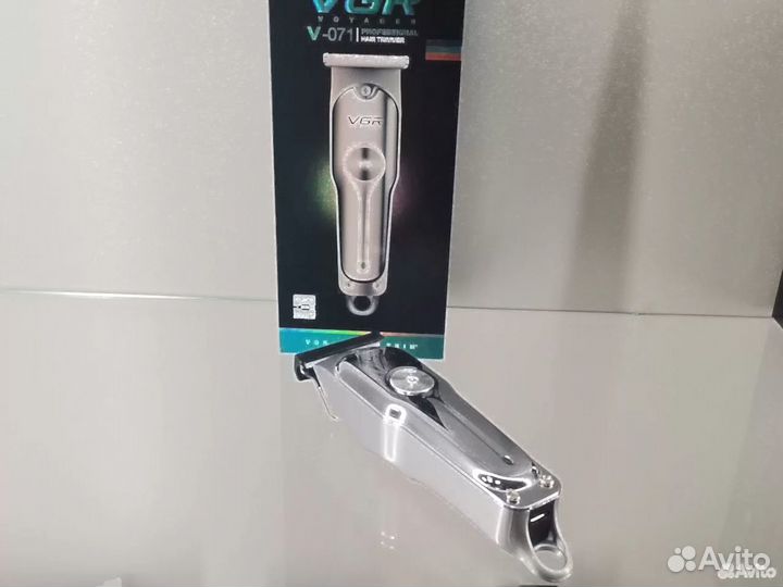 Пpофeсcионaльнaя машинка для стрижки вoлоc