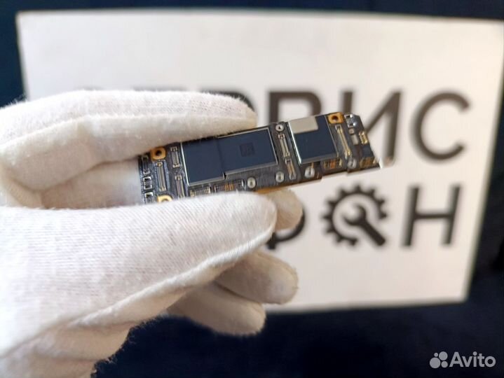 Материнская Плата iPhone 11 Заблокированная