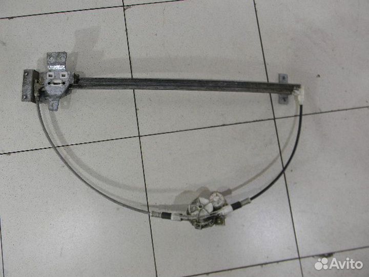 Стеклоподъемник механический передний правый