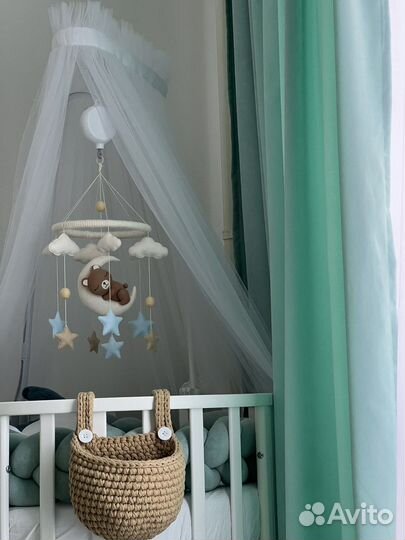 Мобиль из фетра с держателем и музыкальным блоком