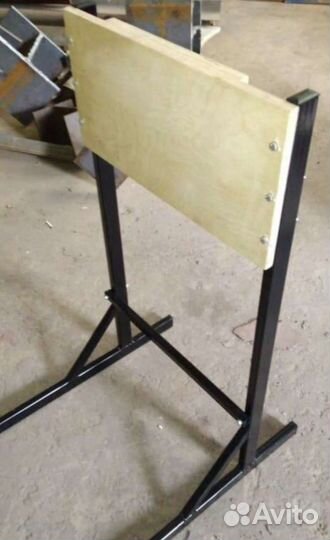 Подставка для лодочного мотора