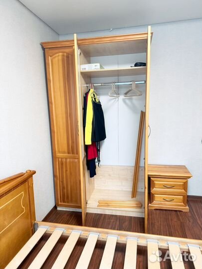 Спальный гарнитур из массива дерева бу