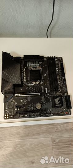 Продам материнскую плату в не рабочем состоянии