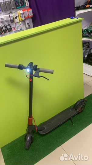 Электрический самокат Mi Electric Scooter Pro