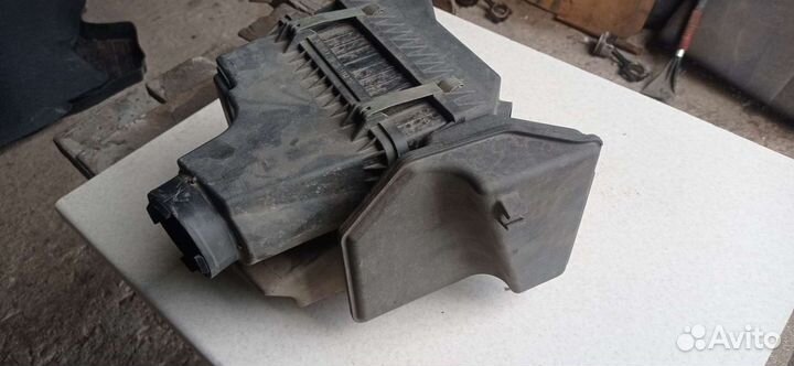 Корпус воздушного фильтра Mitsubishi Lancer 9 4G18