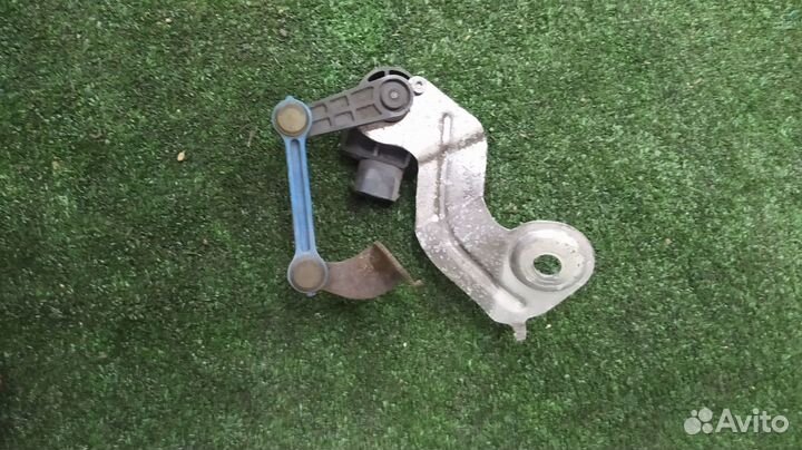 Датчик высоты дорожного просвета задний Audi S4 B7