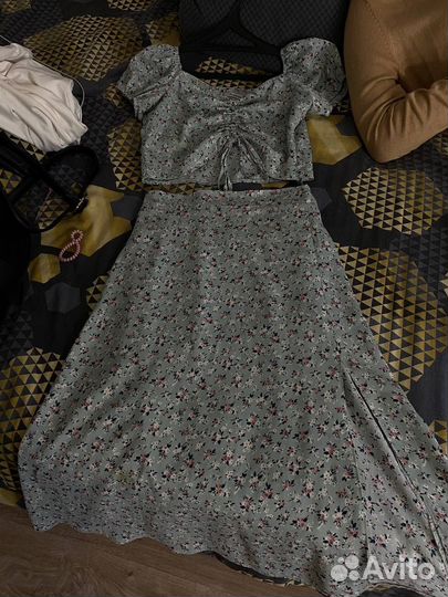 Костюм с юбкой