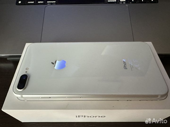 Телефон iPhone 8 plus 64gb