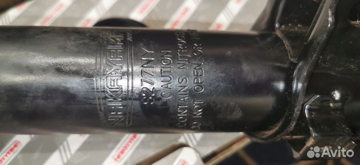 Стойка передняя правая газовая