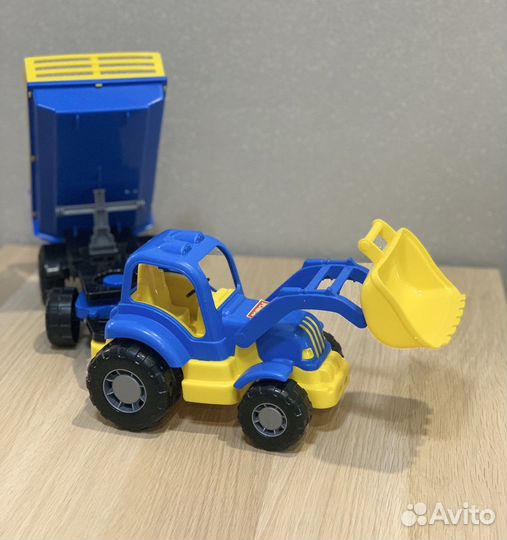 Игрушка Трактор с прицепом и ковшом (Полесье)