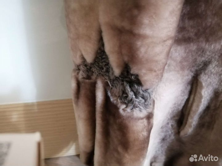 Шуба мутоновая с капюшоном