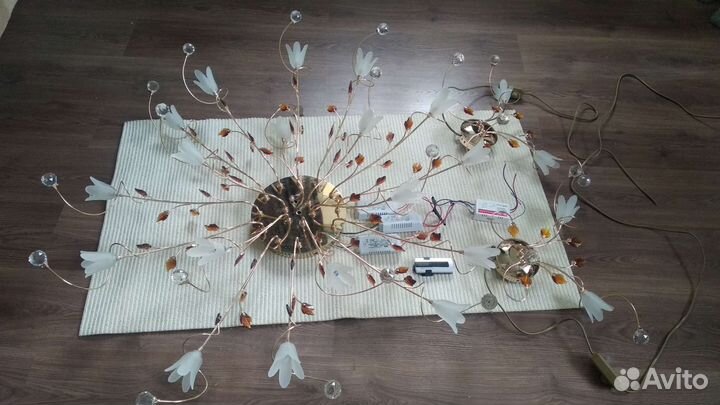 Люстра потолочная и бра