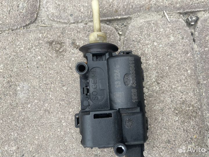 Актуатор лючка бензобака opel Astra h