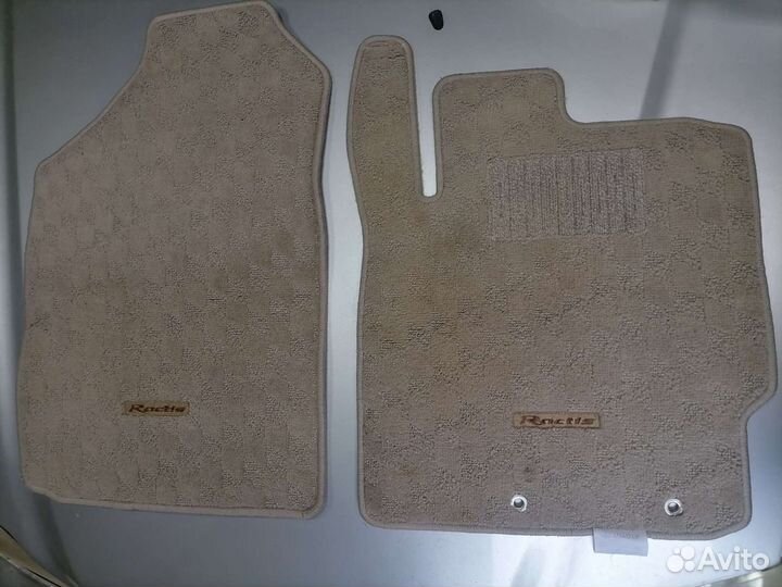 Коврики салона toyota ractis 2008