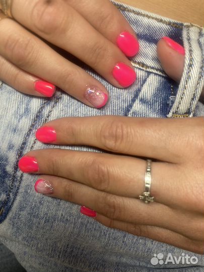 Модель на маникюр