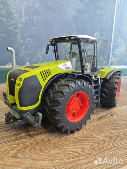 Трактор Bruder Claas Хerion 5000