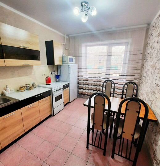 2-к. квартира, 55 м², 1/6 эт.