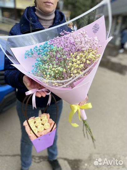 Шоколадные розы с гипсофилой