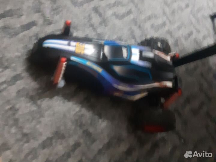 Машина на радиоуправлении внедорожник
