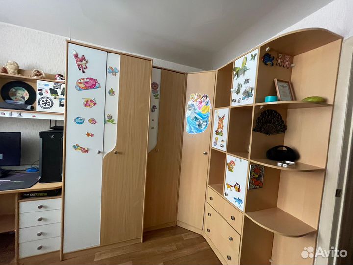 Детская стенка со столом