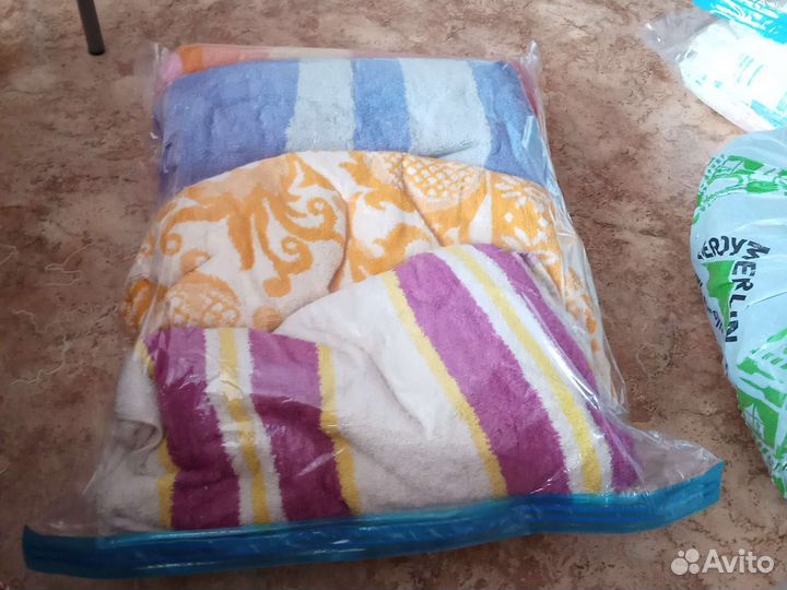 Простынь, пододеяльник,полотенца, наволочка новые