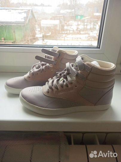 Кроссовки reebok оригинал новые 38