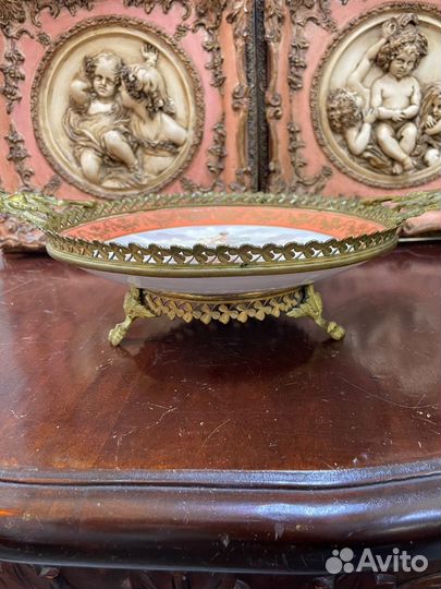 Антикварная тарелка