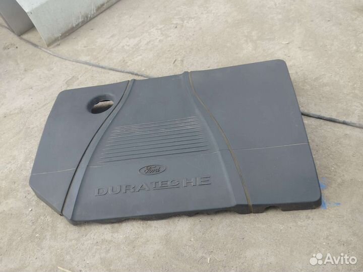 Декоративная крышка двигателя Ford Focus 2