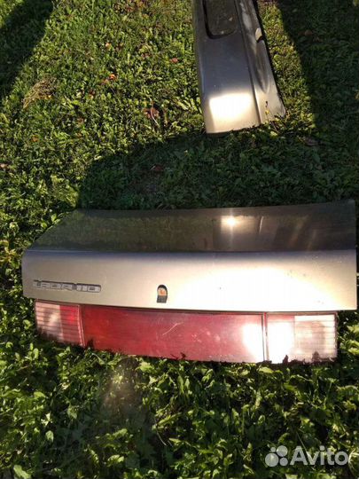 Продам крышку багажника 2110